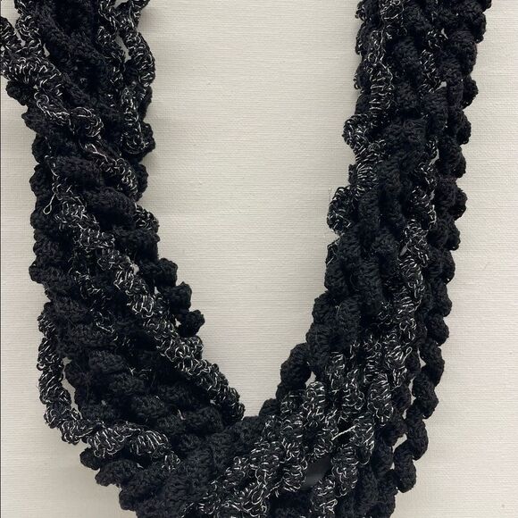 Handmade crochet necklace. One of a kind - Picture 2 of 6